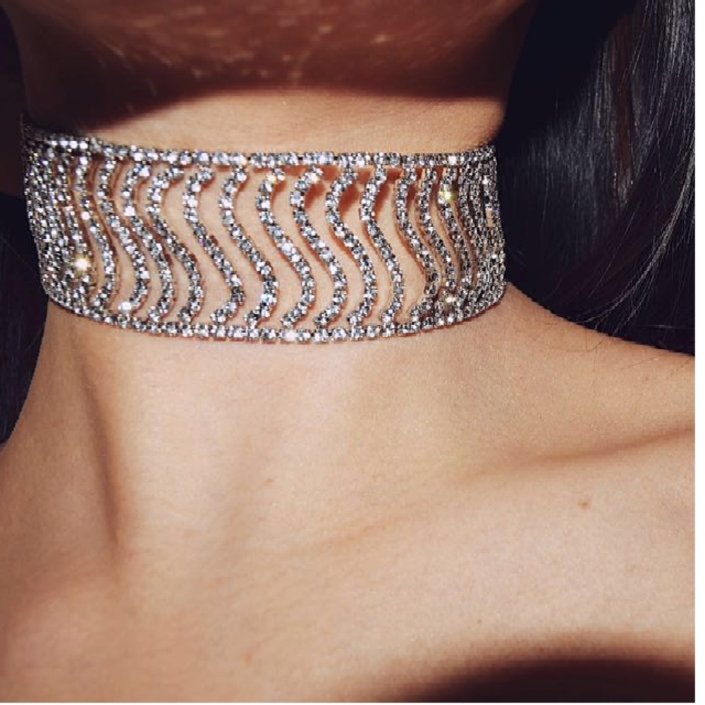 Wave Pattern Gold Rhinestone Choker